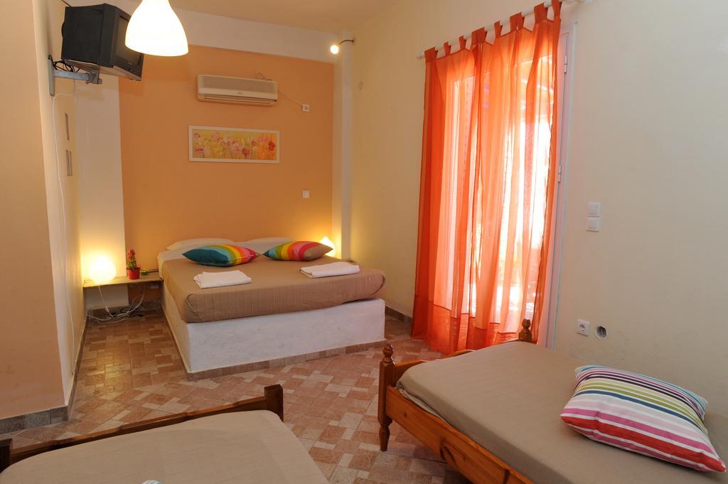 Pansion Andreas Apartment Тинос Стая снимка