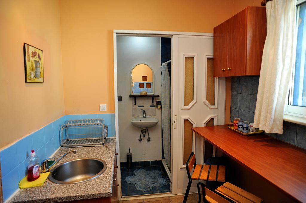 Pansion Andreas Apartment Тинос Екстериор снимка