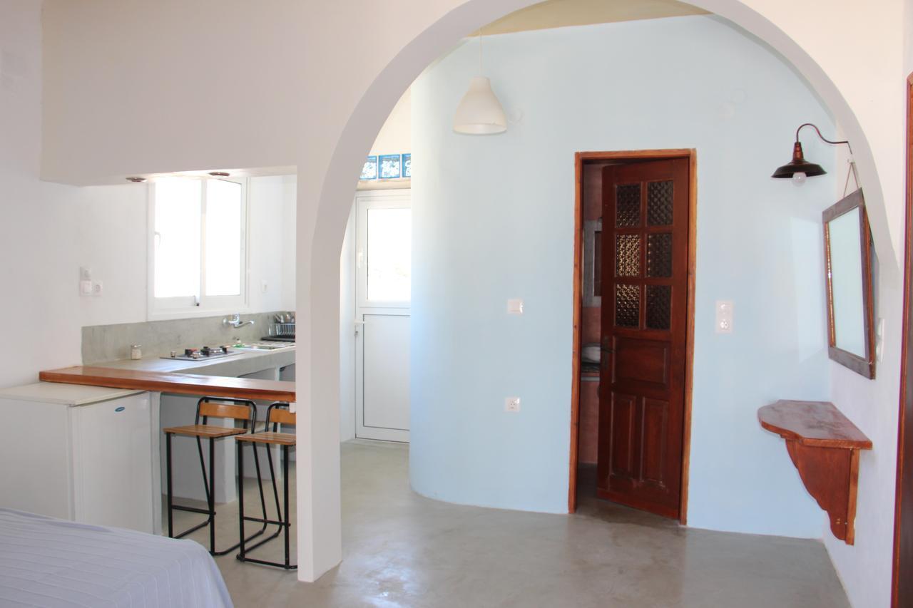 Pansion Andreas Apartment Тинос Екстериор снимка