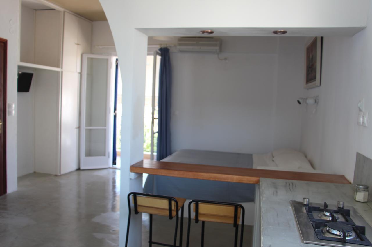 Pansion Andreas Apartment Тинос Екстериор снимка